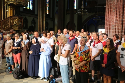 Rybnicka pielgrzymka - Eucharystia na rozpoczęcie