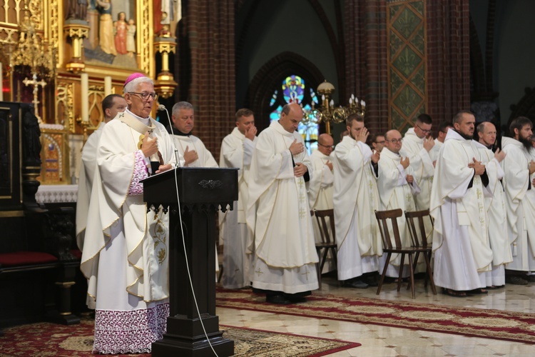 Rybnicka pielgrzymka - Eucharystia na rozpoczęcie