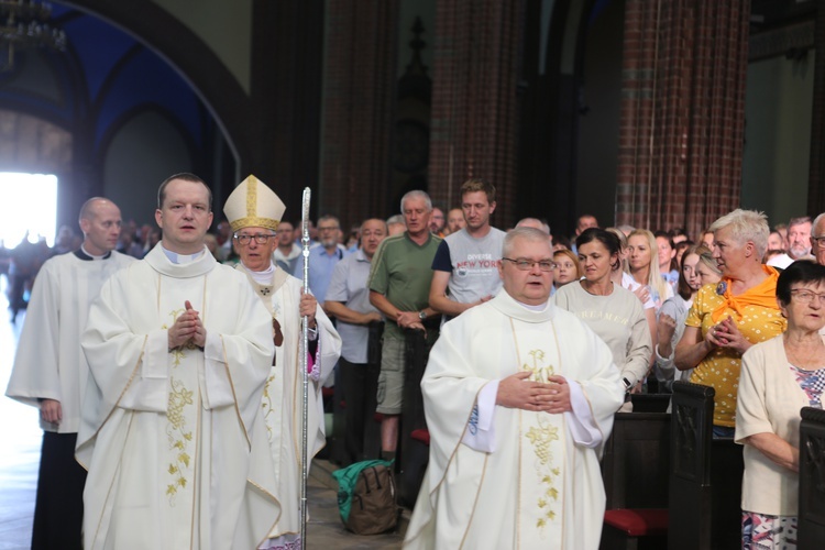 Rybnicka pielgrzymka - Eucharystia na rozpoczęcie