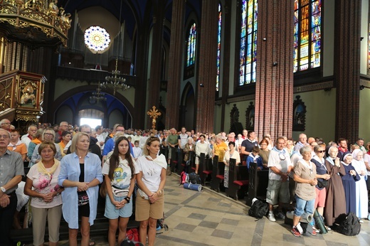 Rybnicka pielgrzymka - Eucharystia na rozpoczęcie