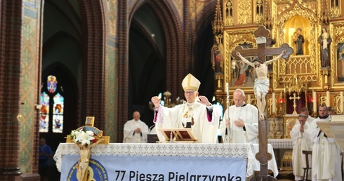 Rybnicka pielgrzymka - Eucharystia na rozpoczęcie