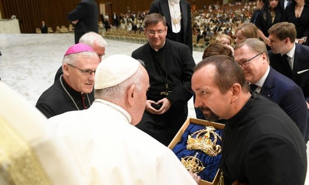 Papież pobłogosławił korony dla obrazu Matki Bożej Kodeńskiej