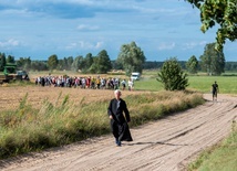 Ks. Władysław Pałys na pątniczym szlaku - Karczówka 2021 r.