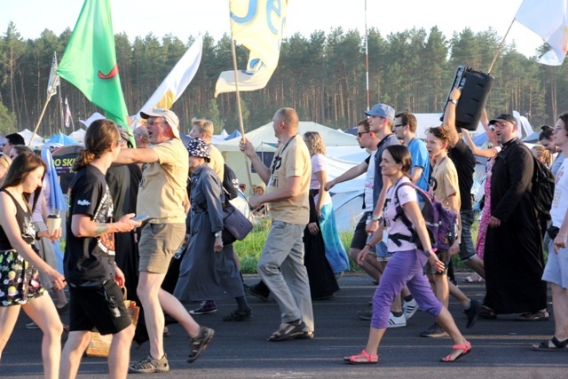 Ewangelizatorzy ruszyli na pole Pol'and'Rock Festival [GALERIA ZDJĘĆ]