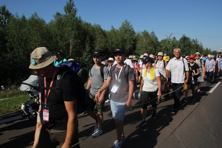 Fotorelacja z pielgrzymki - Dzień 1 - Kolumna stalowowolska