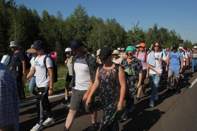 Fotorelacja z pielgrzymki - Dzień 1 - Kolumna stalowowolska