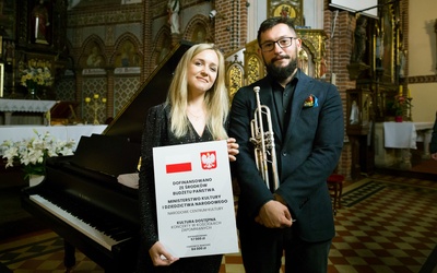 Iwona Sukienik i Marcin Król są związani z wrocławskim środowiskiem muzycznym i właśnie nagrodzeni w konkursie World Open Competition w Belgradzie w kategorii duetów (VI 2022). 