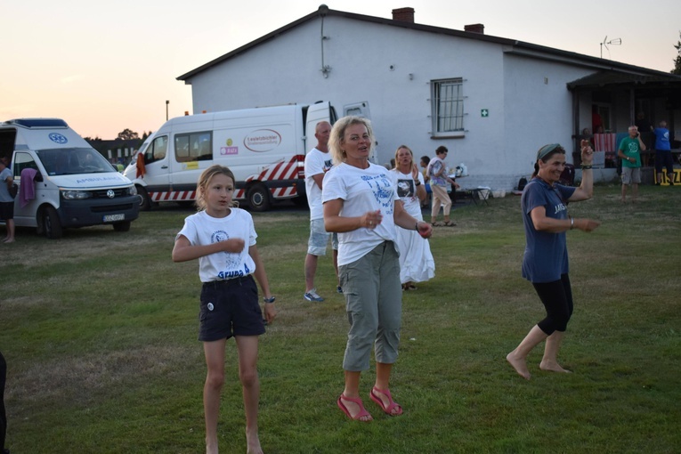 XIX PPDŚ. Szkoła tańca na pielgrzymce? Tak, w Popielowie