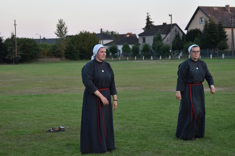 XIX PPDŚ. Szkoła tańca na pielgrzymce? Tak, w Popielowie