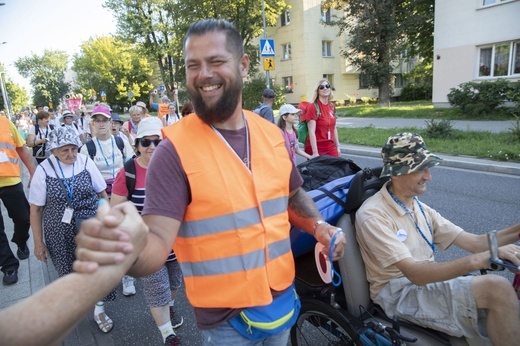 300 pielgrzymów na wózkach i ich opiekunów. 31. Pielgrzymka Osób Niepełnosprawnych