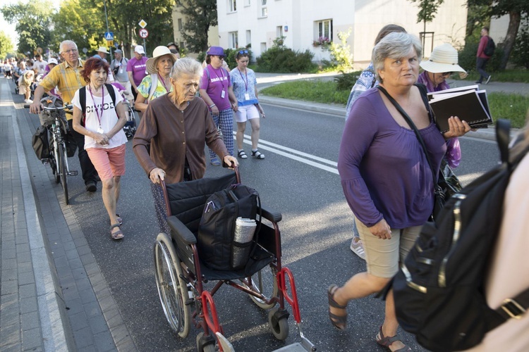 300 pielgrzymów na wózkach i ich opiekunów. 31. Pielgrzymka Osób Niepełnosprawnych