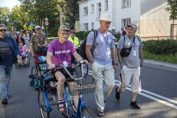 300 pielgrzymów na wózkach i ich opiekunów. 31. Pielgrzymka Osób Niepełnosprawnych