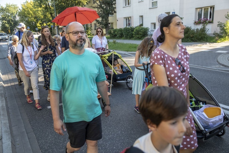 300 pielgrzymów na wózkach i ich opiekunów. 31. Pielgrzymka Osób Niepełnosprawnych