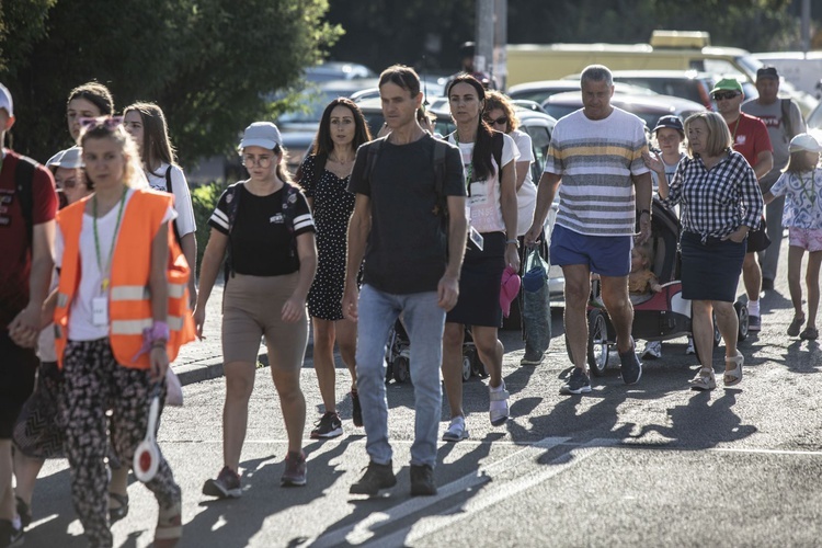 300 pielgrzymów na wózkach i ich opiekunów. 31. Pielgrzymka Osób Niepełnosprawnych