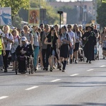 300 pielgrzymów na wózkach i ich opiekunów. 31. Pielgrzymka Osób Niepełnosprawnych