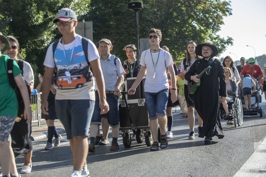 300 pielgrzymów na wózkach i ich opiekunów. 31. Pielgrzymka Osób Niepełnosprawnych