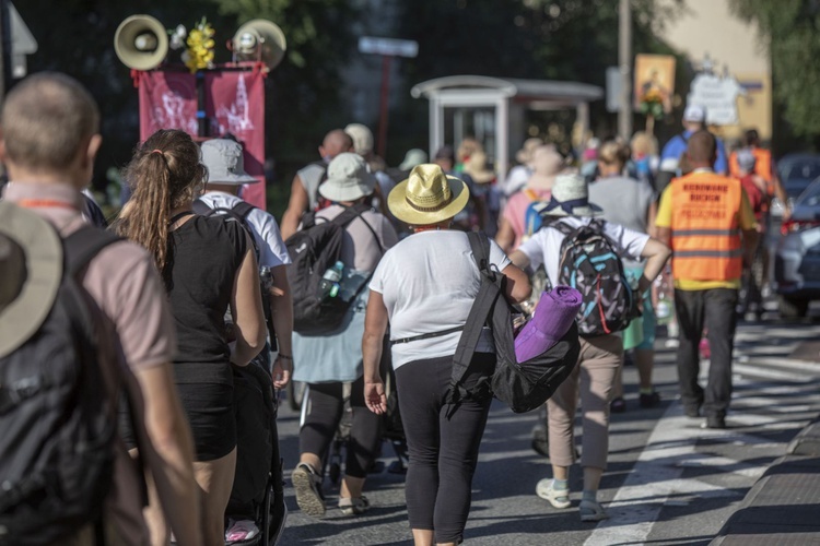 300 pielgrzymów na wózkach i ich opiekunów. 31. Pielgrzymka Osób Niepełnosprawnych