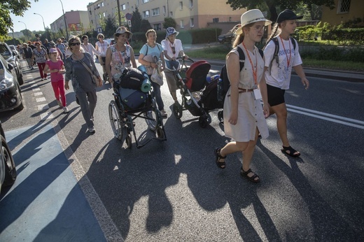 300 pielgrzymów na wózkach i ich opiekunów. 31. Pielgrzymka Osób Niepełnosprawnych