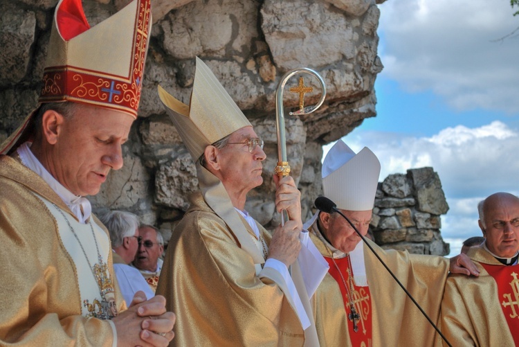 Abp Alfons Nossol kończy 90 lat życia