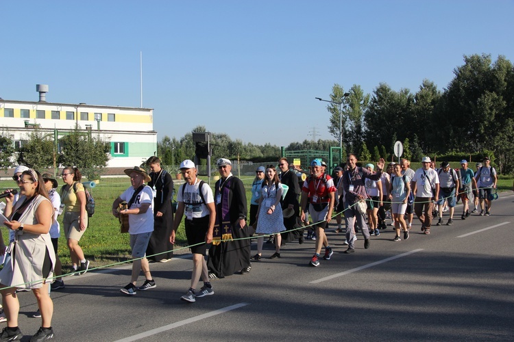 Fotorelacja z pielgrzymki - Dzień 2 - Kolumna stalowowolska