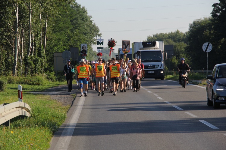 Fotorelacja z pielgrzymki - Dzień 2 - Kolumna stalowowolska