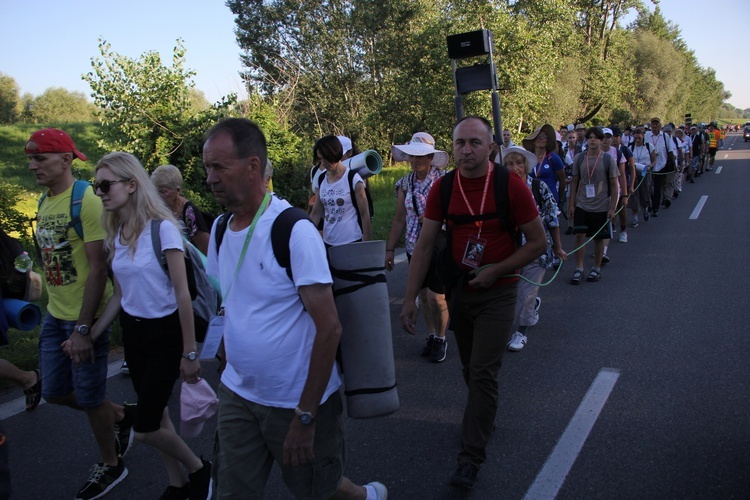 Fotorelacja z pielgrzymki - Dzień 2 - Kolumna stalowowolska