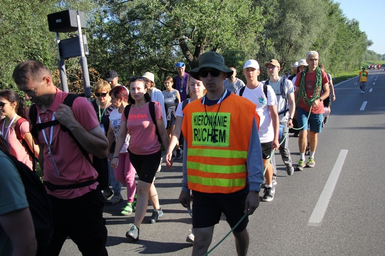 Fotorelacja z pielgrzymki - Dzień 2 - Kolumna stalowowolska