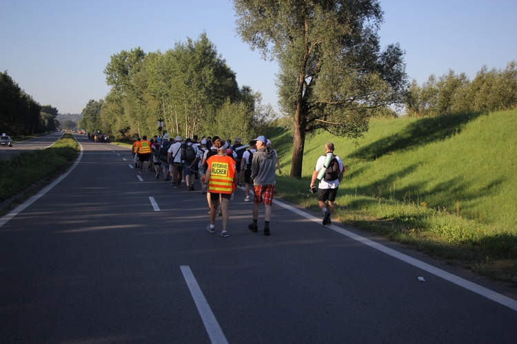 Fotorelacja z pielgrzymki - Dzień 2 - Kolumna stalowowolska