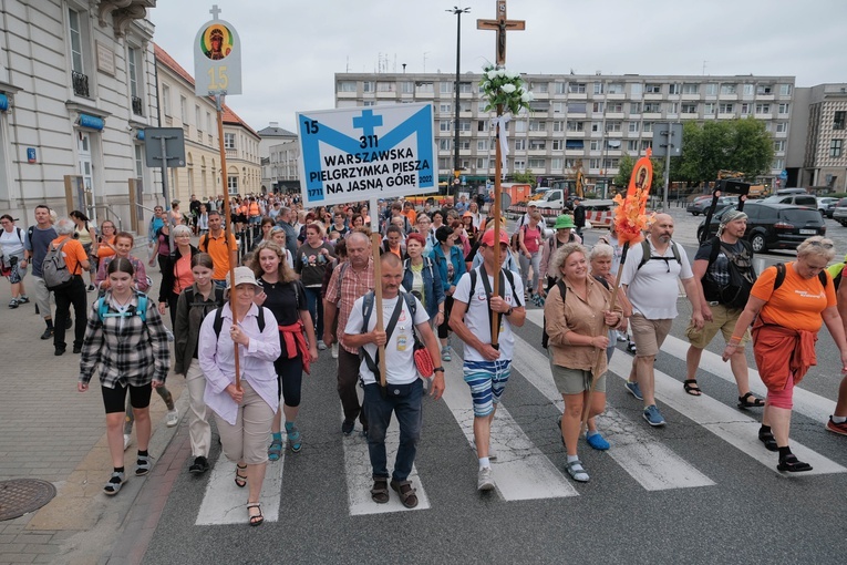 2400 pątników wyruszyło na Jasną Górę w 311. Warszawskiej Pielgrzymce Pieszej