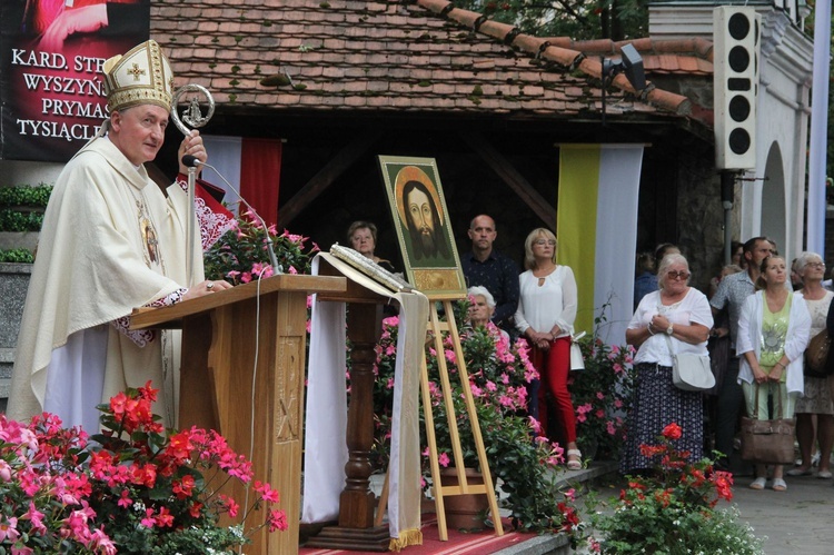 Nowy Sącz. Poświęcenie przemienionej bazyliki