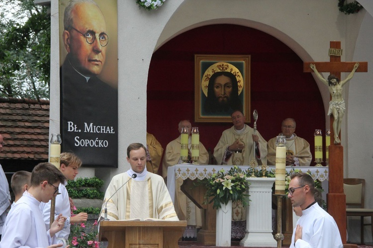 Nowy Sącz. Poświęcenie przemienionej bazyliki