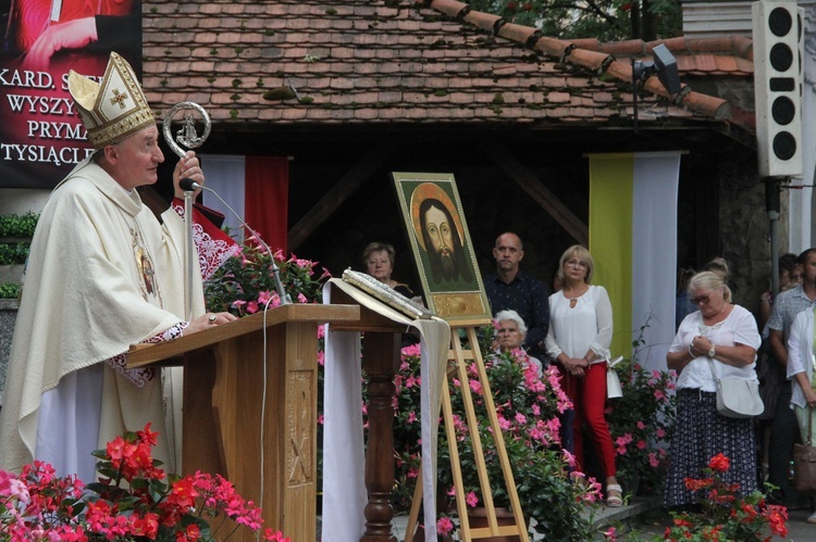 Nowy Sącz. Poświęcenie przemienionej bazyliki