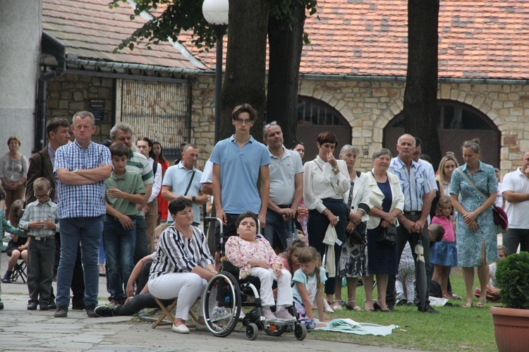 Nowy Sącz. Poświęcenie przemienionej bazyliki