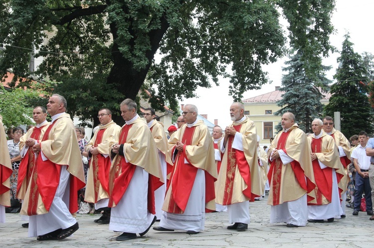 Nowy Sącz. Poświęcenie przemienionej bazyliki