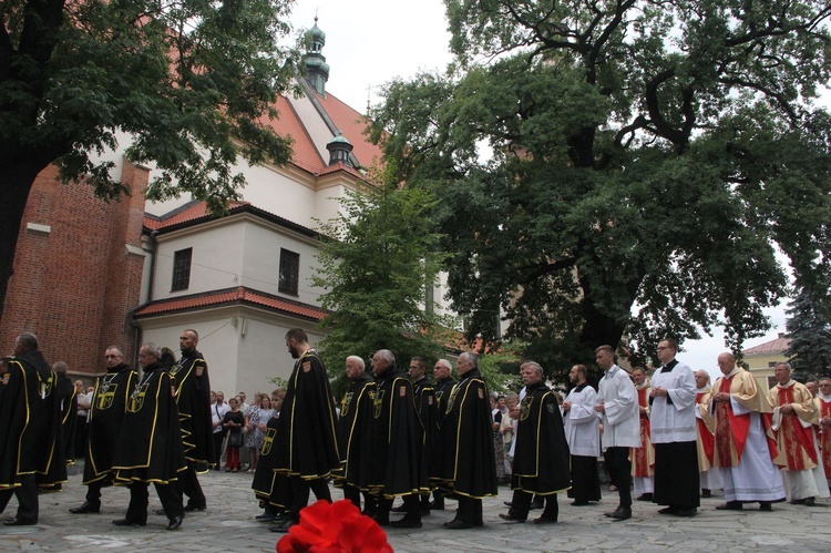 Nowy Sącz. Poświęcenie przemienionej bazyliki