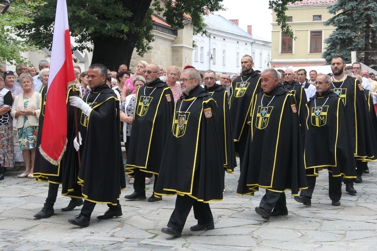 Nowy Sącz. Poświęcenie przemienionej bazyliki