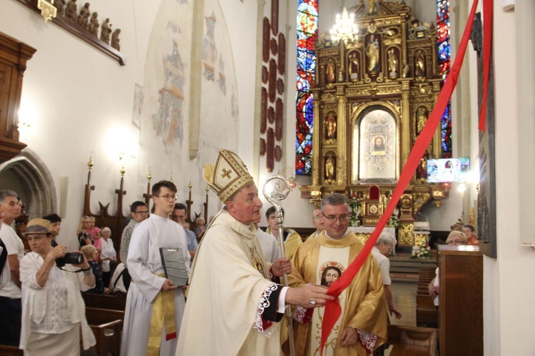 Nowy Sącz. Poświęcenie przemienionej bazyliki