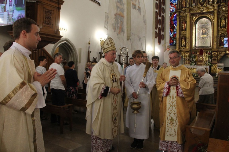 Nowy Sącz. Poświęcenie przemienionej bazyliki