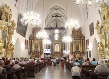 Nowy Sącz. Poświęcenie przemienionej bazyliki