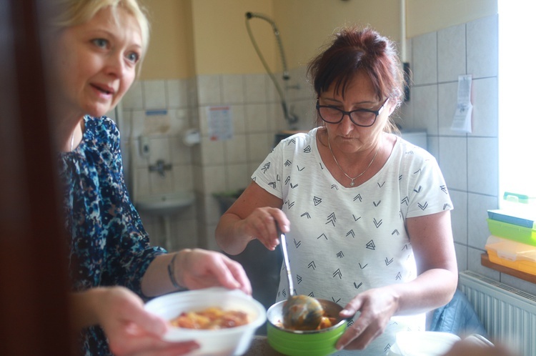 Parafia w drodze. Uczestnicy PMRDiK przyjęli sakramenty wtajemniczenia chrześcijańskiego