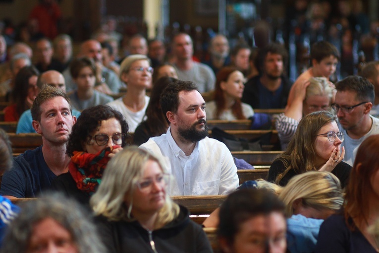 Parafia w drodze. Uczestnicy PMRDiK przyjęli sakramenty wtajemniczenia chrześcijańskiego