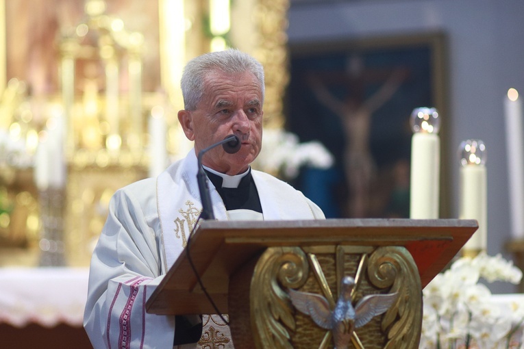 Parafia w drodze. Uczestnicy PMRDiK przyjęli sakramenty wtajemniczenia chrześcijańskiego