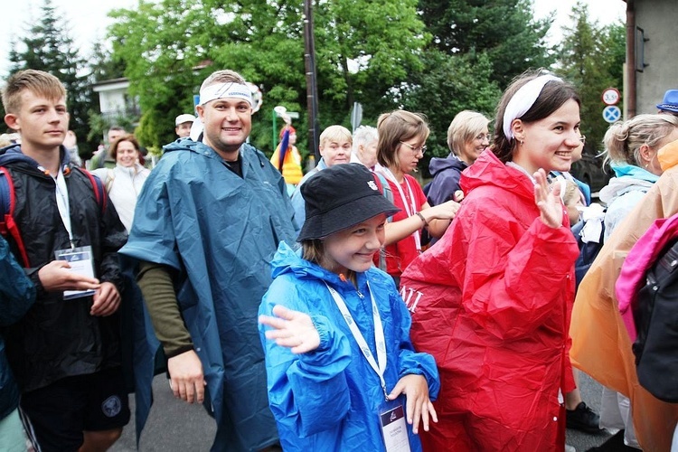 Grupa 2 z ks. Adamem Wandzlem - z Wilamowic na Jasną Górę 2022