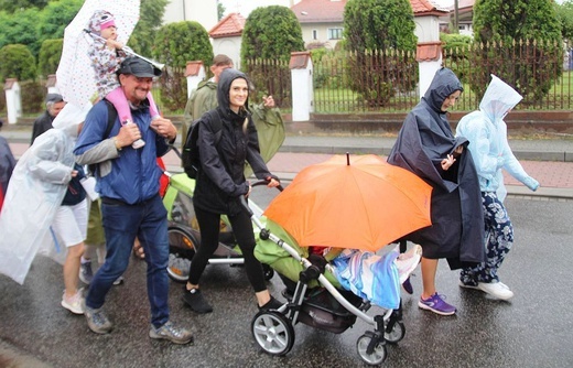 Grupy 3-4 z ks. Wojciechem Kamińskim - z Wilamowic na Jasną Górę 2022