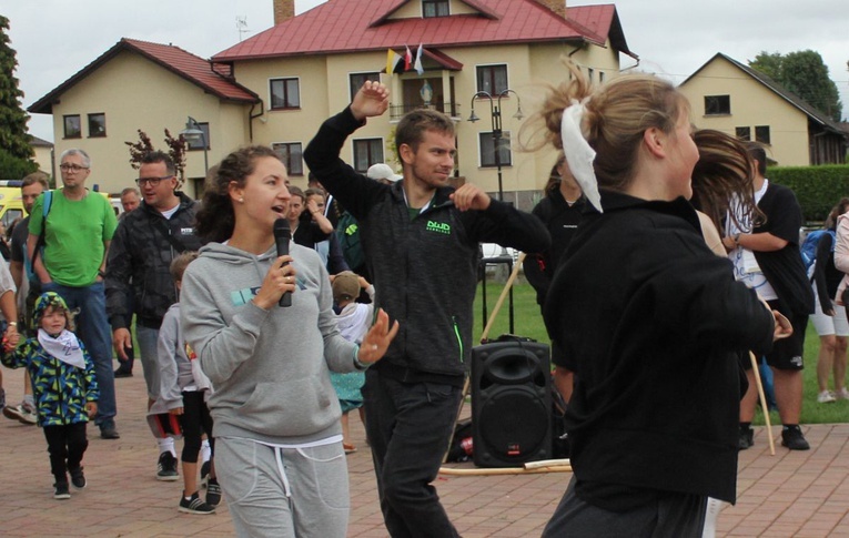 Piknik pielgrzymów jasnogórskich u św. Józefa Bilczewskiego w Wilamowicach - 2022