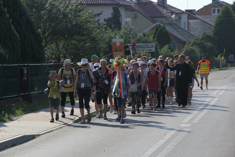 Fotorelacja z pielgrzymki - Dzień 3 - Kolumna stalowowolska