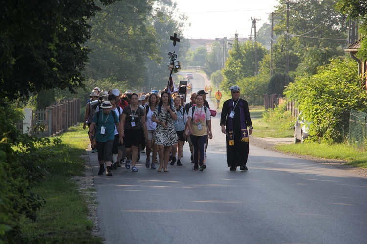 Fotorelacja z pielgrzymki - Dzień 3 - Kolumna stalowowolska