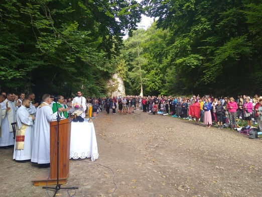 Marzenia o Kościele. Pielgrzymi pod Bramą Krakowską