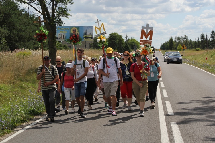 Fotorelacja z pielgrzymki - Dzień 4 - Kolumna stalowowolska