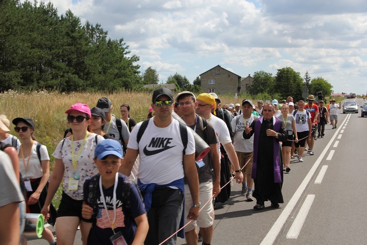 Fotorelacja z pielgrzymki - Dzień 4 - Kolumna stalowowolska